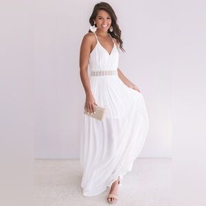 Pink lily Bella beautiful crochet maxi dress SZ MED